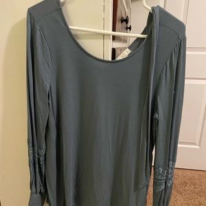 Charming Charlie’s. Medium. Teal-blue.